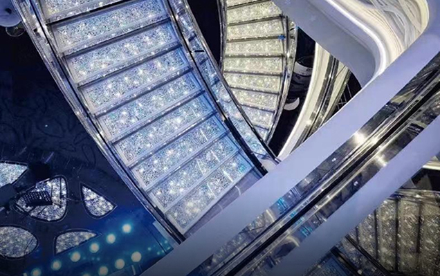 施華洛世奇水晶旋梯